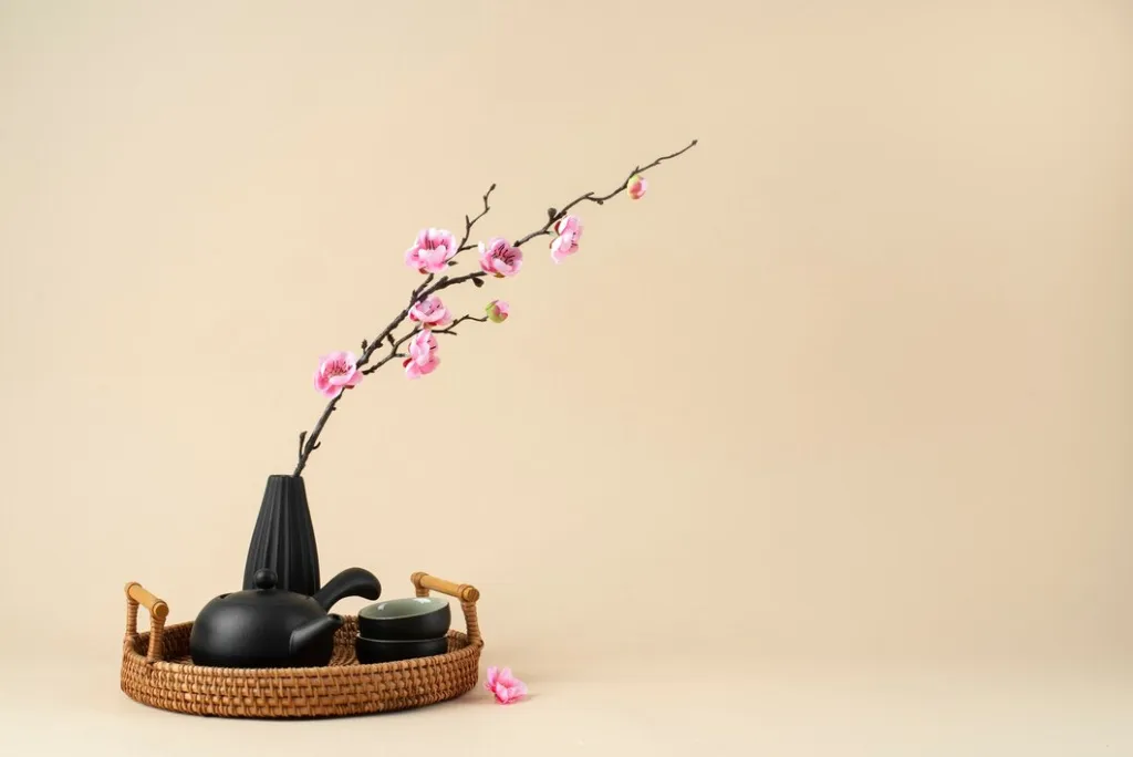 beautiful-ikebana-arrangement_23-2149483948.jpg
